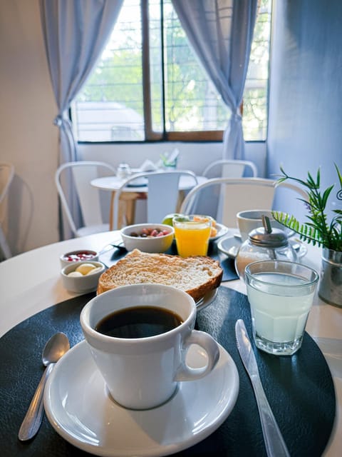 View (from property/room), Dining area, Breakfast, Buffet breakfast