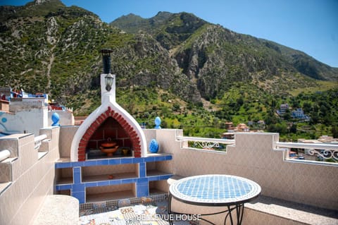 Nearby landmark, Natural landscape, BBQ facilities, View (from property/room), Balcony/Terrace, Dining area, Mountain view