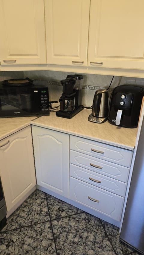 Coffee/tea facilities, stove