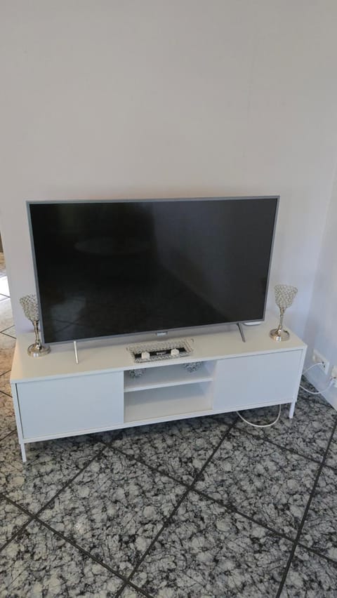 Communal lounge/ TV room, TV and multimedia, Evening entertainment