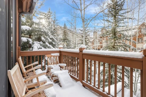 Cozy Mountain 4-Bedroom Retreat in Arrowhead Village townhouse House in Edwards
