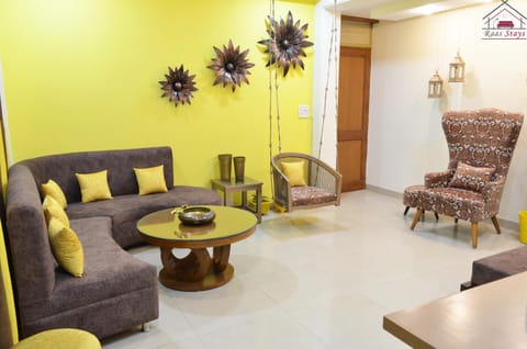 People, Living room, Dining area, Drinks, Family