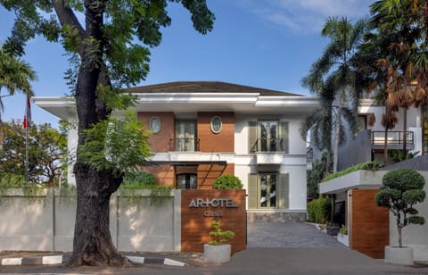 Property building, Facade/entrance