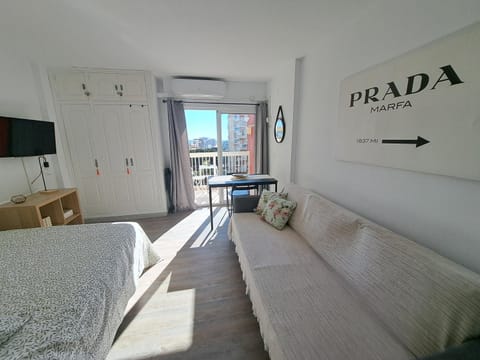 Iris Summer Beach Apartment in Benalmadena