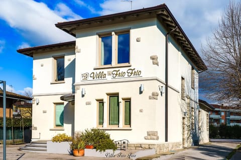 Property building, Patio, Property logo or sign, Activities, Lobby or reception, Area and facilities, Breakfast, Family, internet, air conditioner