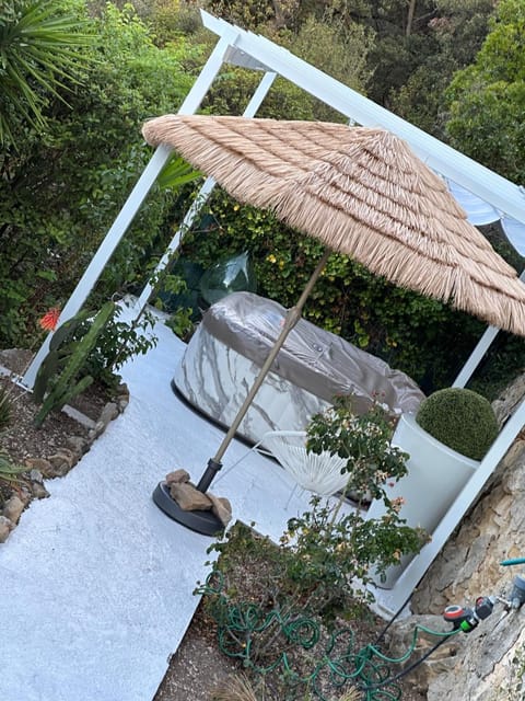 LA MAISON DE DOMS avec JACUZZI et vue mer Apartment in Cassis