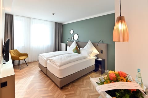 Photo of the whole room, Bedroom