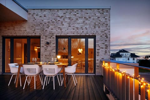 View (from property/room), Balcony/Terrace, Seating area