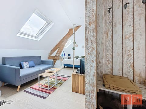 Living room, Photo of the whole room, Seating area