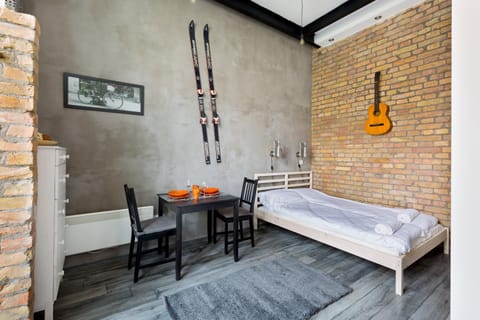 Bed, Photo of the whole room, Dining area