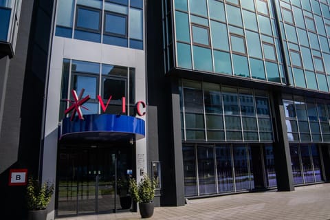 Property building, Day