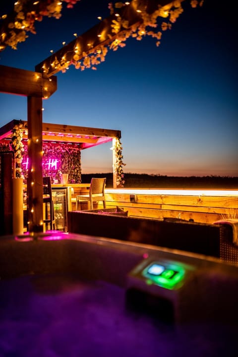 Night, Natural landscape, View (from property/room), Balcony/Terrace, Evening entertainment