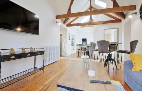 Living room, Communal kitchen