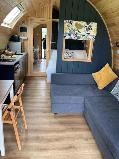 Robins Nest Glamping Pod with Hot Tub Luxury tent in Scotland