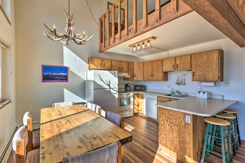 Mtn-View Silverthorne Gem with Shared Hot Tub Apartment in Wildernest