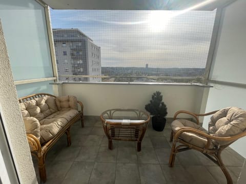 Balcony/Terrace, Balcony/Terrace, City view, Street view