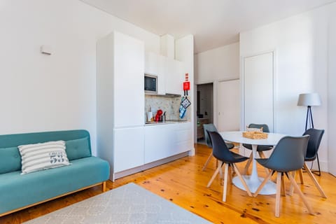 Kitchen or kitchenette, Living room, Dining area