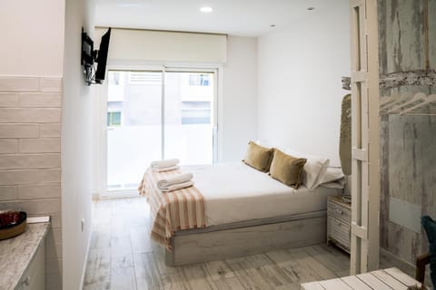Bed, TV and multimedia