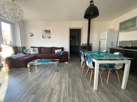 Living room, Seating area, Dining area, pet friendly