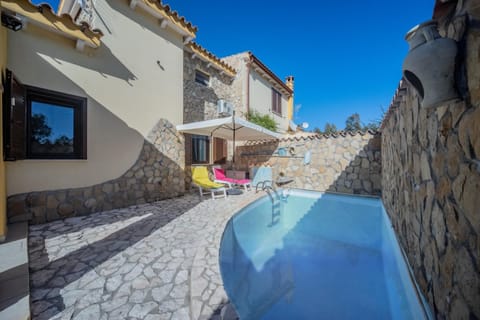 Property building, Pool view