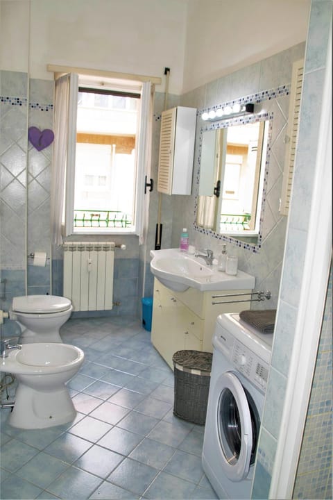 Shower, Bathroom, washing machine