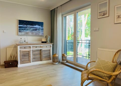 Communal lounge/ TV room, TV and multimedia, Living room, Seating area