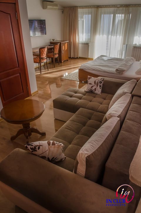 Apartment and Rooms In Club Apartment in Vojvodina