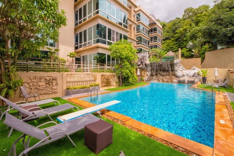 Property building, Garden view, Pool view, Swimming pool