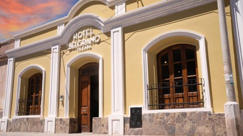 Facade/entrance