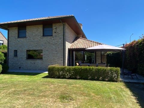 Modern Spanish Hacienda - 10km from the coast House in Flanders