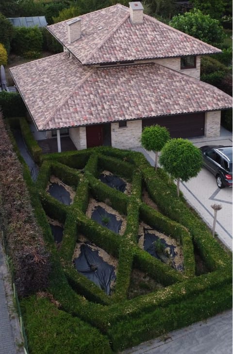 Modern Spanish Hacienda - 10km from the coast House in Flanders