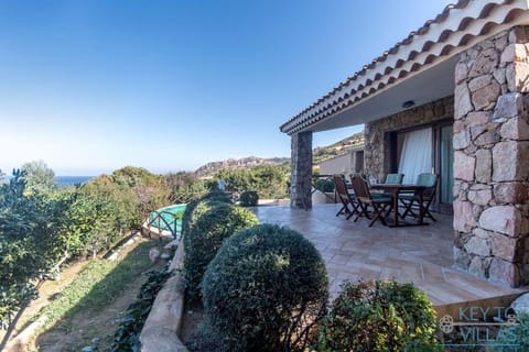 Property building, Patio, Facade/entrance