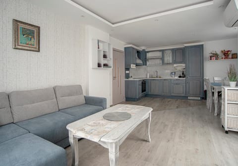 Sunny & Stylish Brand new 2bdr Apartment + Parking Apartment in Sofia