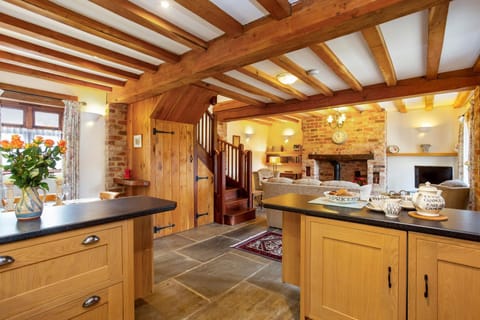 Kitchen or kitchenette, Living room