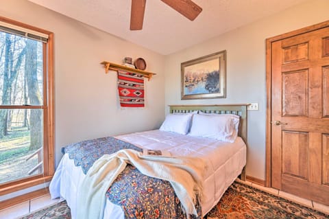 Serene Cabin with Riverfront Views and Access! Cabin in Tennessee