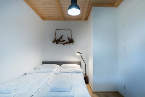 Bed, Other, Other, Other, Photo of the whole room, Decorative detail, Decorative detail, Bedroom