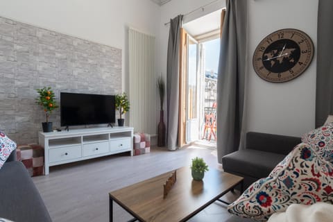 Communal lounge/ TV room, TV and multimedia, Living room, Seating area