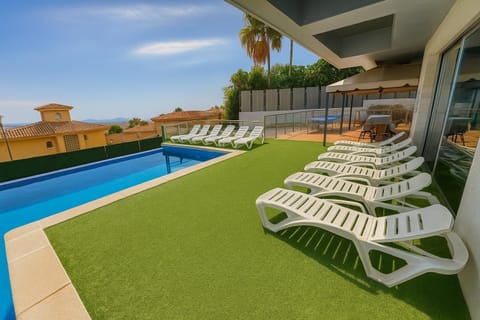 Altos Golf Bahía Benidorm Villa in Marina Baixa