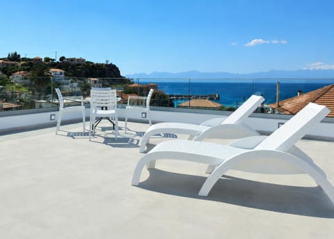 Day, Natural landscape, View (from property/room), Balcony/Terrace, Mountain view, Sea view, sunbed
