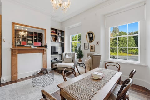 55 Davey Townhouse 1, Salamanca on your doorstep Apartment in Hobart