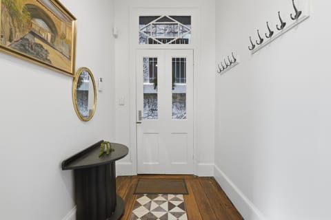 55 Davey Townhouse 1, Salamanca on your doorstep Apartment in Hobart