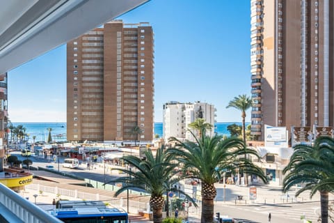 Day, Neighbourhood, Natural landscape, City view, Sea view, Street view, Location