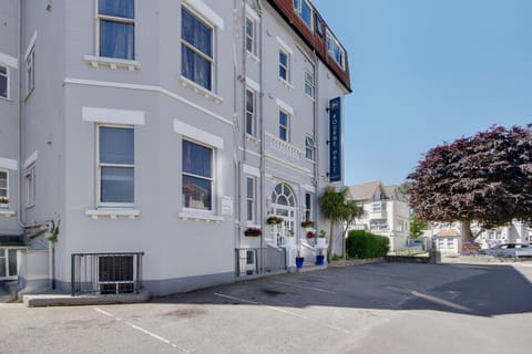 Bourne Hall Hotel Hotel in Bournemouth