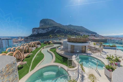 Property building, Garden, Garden view, Pool view, Swimming pool