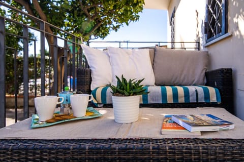 Seating area, Drinks