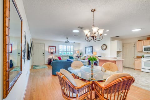 Home in The Villages with Lanai and Private Hot Tub! House in The Villages