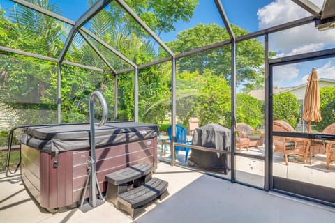 Home in The Villages with Lanai and Private Hot Tub! House in The Villages