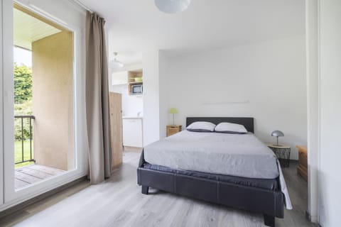 Appartement normandie avec piscine et jardin Apartment in Normandy