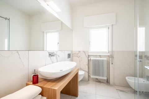 Villa dei Lauri - villa vista lago con piscina Villa in Lake Garda