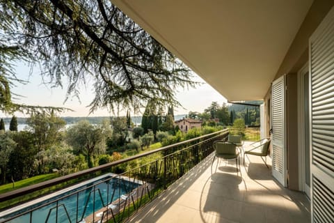 Villa dei Lauri - villa vista lago con piscina Villa in Lake Garda